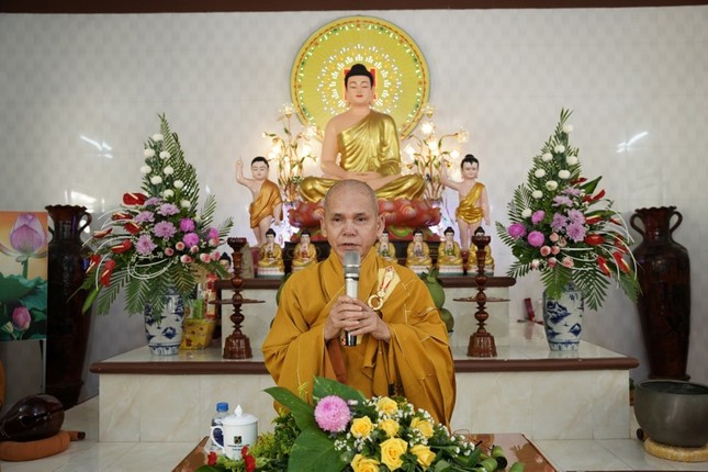 Hòa thượng Chứng minh ban đạo từ Hòa thượng Chứng minh ban đạo từ