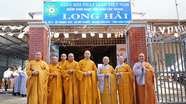 Chụp ảnh lưu niệm tại điểm sinh hoạt tôn giáo tập trung Long Hải Chụp ảnh lưu niệm tại điểm sinh hoạt tôn giáo tập trung Long Hải