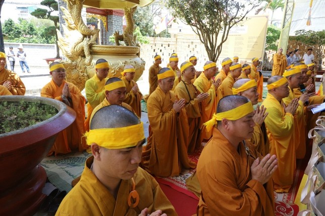 Thành kính đảnh lễ Giác linh Trưởng lão Hòa thượng Thành kính đảnh lễ Giác linh Trưởng lão Hòa thượng