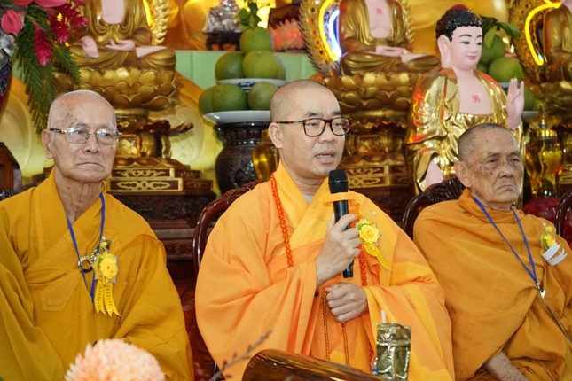 Thượng tọa Thích Quảng Lộc chúc mừng đến chư tôn giáo phẩm, Tăng Ni có thêm một hạ lạp