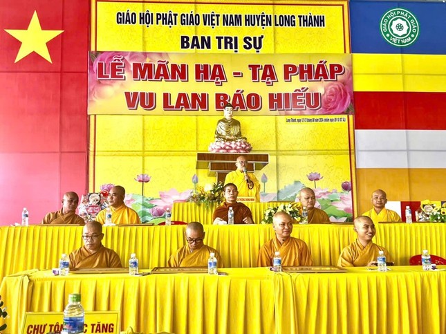Hòa thượng Thích Pháp Quang ban đạo từ