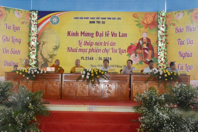 Chư tôn đức chứng minh và đại biểu tham dự