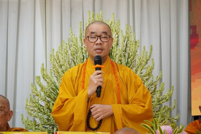 Thượng tọa Thích Quảng Lộc phát biểu chỉ đạo tại hội nghị