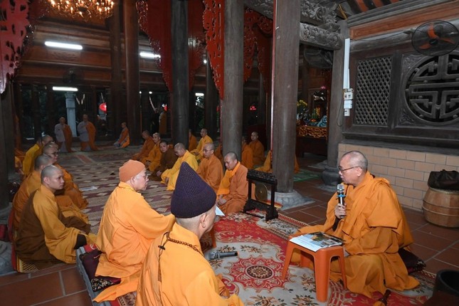 Hoà thượng Đường chủ nói về ý nghĩa lễ Tự tứ và chỉ dạy một số công việc Hoà thượng Đường chủ nói về ý nghĩa lễ Tự tứ và chỉ dạy một số công việc