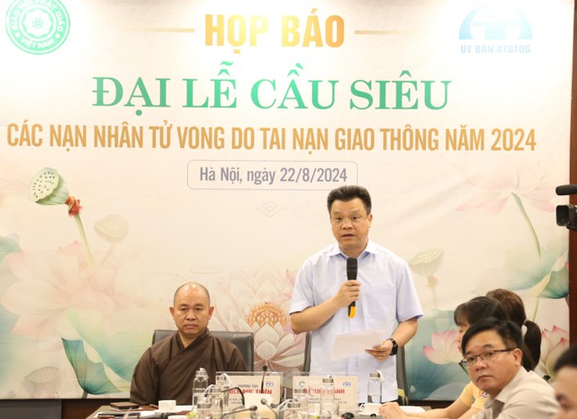 Ông Lê Kim Thành phát biểu tại họp báo Ông Lê Kim Thành phát biểu tại họp báo