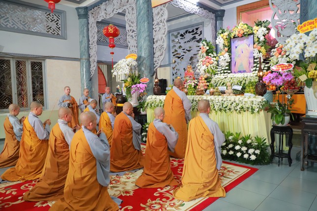 Ni chúng chùa Kim Sơn tưởng niệm cố Ni trưởng Thích nữ Như Bổn