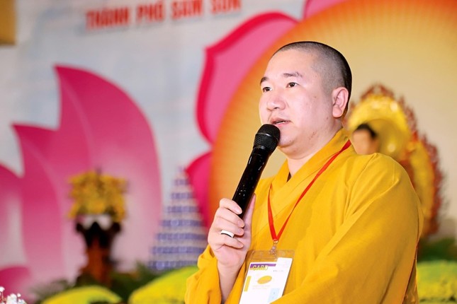 Đại đức Thích Nguyên Tĩnh phát biểu khai mạc Đại đức Thích Nguyên Tĩnh phát biểu khai mạc