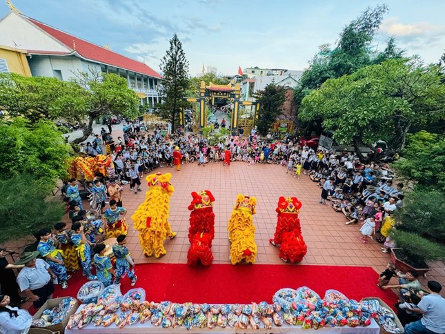 Vui hội trăng rằm tại chùa Pháp Lâm Vui hội trăng rằm tại chùa Pháp Lâm