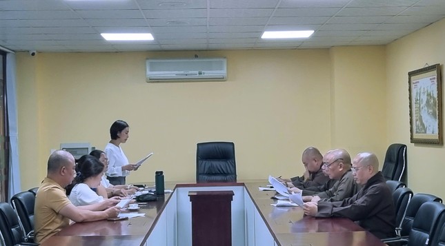 Bà Trần Thanh Ngọc trình dự kiến kịch bản Chương trình &quot;Đêm hội trăng rằm&quot;