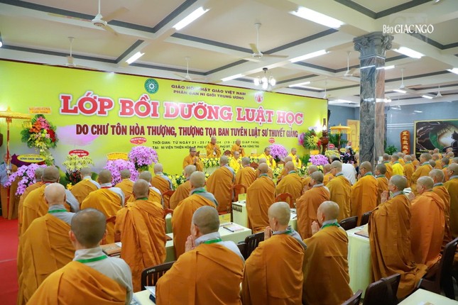 Khóa Bồi dưỡng luật tạng và các pháp yết-ma, diễn ra trong 5 ngày tại Ni viện Thiện Hòa, tỉnh Bà Rịa-Vũng Tàu