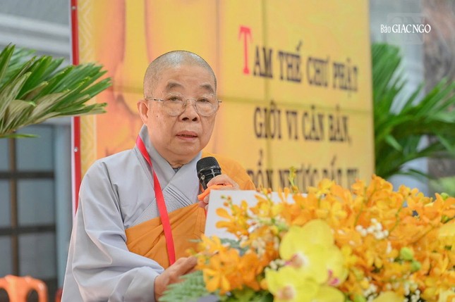 Ni trưởng Thích nữ Nhật Khương phát biểu khai mạc