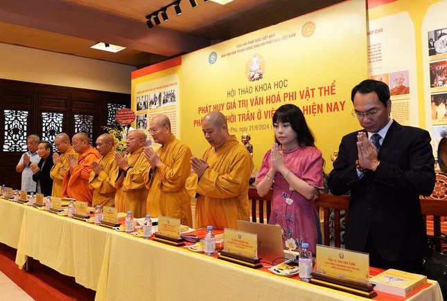 Chư tôn đức và đại biểu tham dự hội thảo