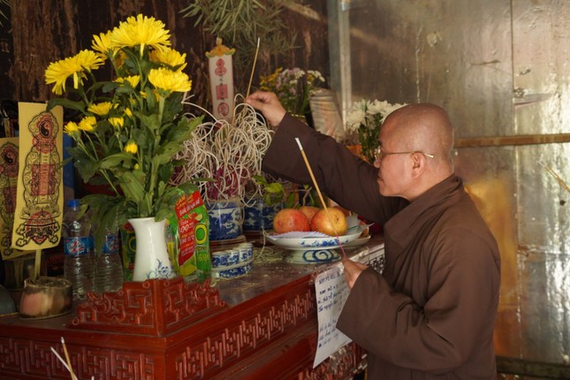 Chia sẻ mất mát với gia đình có người thân mất trong bão lũ Chia sẻ mất mát với gia đình có người thân mất trong bão lũ