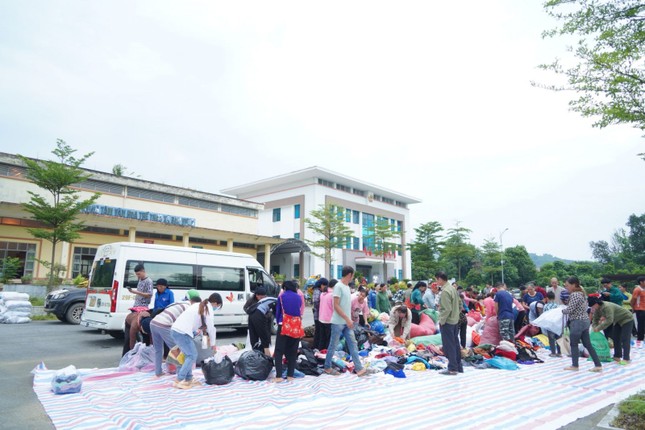 Quần áo của đoàn mang đến Quần áo của đoàn mang đến