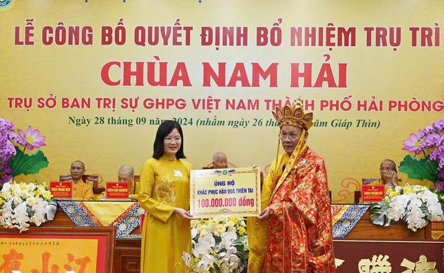 Hòa thượng Thích Quảng Tùng ủng hộ 100 triệu đồng tới đồng bào bị ảnh hưởng bão lũ vừa qua Hòa thượng Thích Quảng Tùng ủng hộ 100 triệu đồng tới đồng bào bị ảnh hưởng bão lũ vừa qua