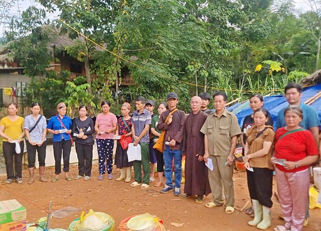 Đoàn Ban Từ thiện xã hội GHPGVN tỉnh Đắk Nông hỗ trợ bà con địa phương Đoàn Ban Từ thiện xã hội GHPGVN tỉnh Đắk Nông hỗ trợ bà con địa phương