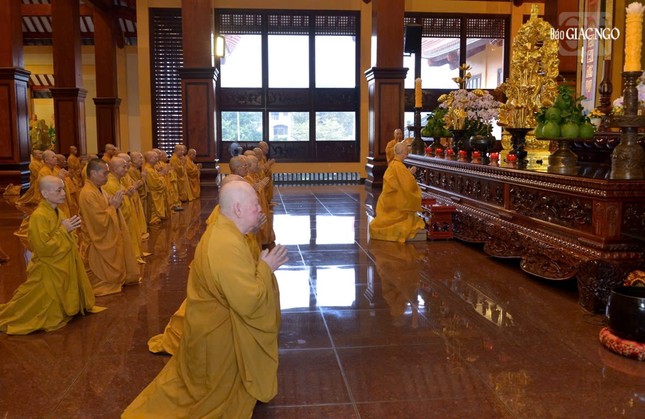 Bố-tát là ngày trưởng tịnh, định kỳ thuyết giới theo Luật Phật chế định Bố-tát là ngày trưởng tịnh, định kỳ thuyết giới theo Luật Phật chế định