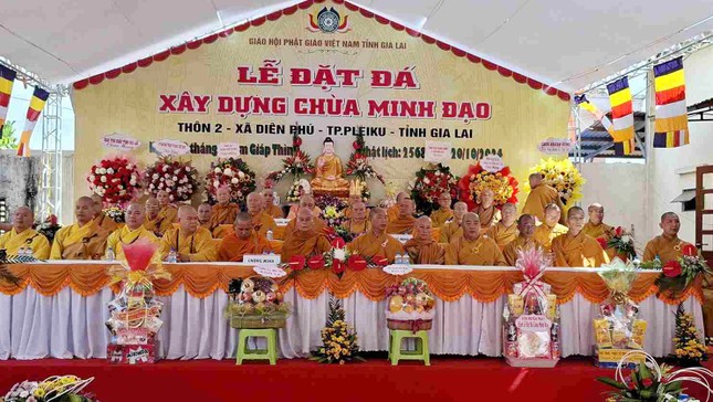 Chư tôn đức chứng minh, tham dự lễ đặt đá