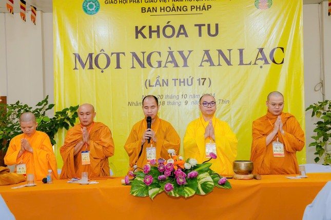 Chư tôn đức Giảng sư đoàn Ban Hoằng pháp GHPGVN tỉnh tham dự thời pháp đàm Chư tôn đức Giảng sư đoàn Ban Hoằng pháp GHPGVN tỉnh tham dự thời pháp đàm