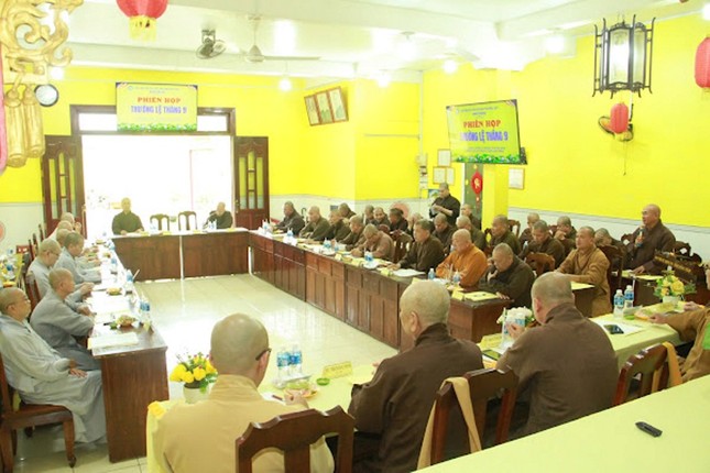 Quang cảnh buổi họp