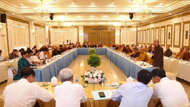 Quang cảnh buổi họp mặt Quang cảnh buổi họp mặt