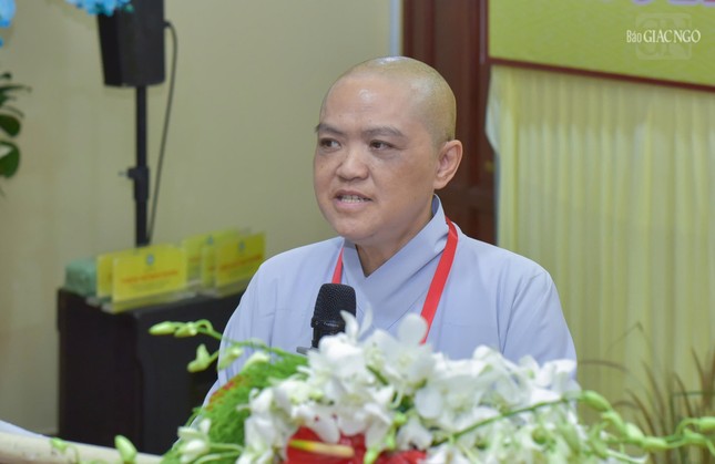 Ni sư Thích nữ Hương Nhũ phát biểu khai mạc Ni sư Thích nữ Hương Nhũ phát biểu khai mạc