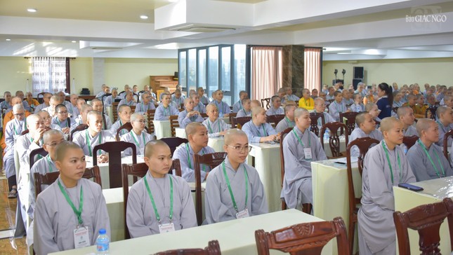 Hội chúng gần 200 học viên Khóa bồi dưỡng kỹ năng hoằng pháp và Hội thi thuyết giảng Hội chúng gần 200 học viên Khóa bồi dưỡng kỹ năng hoằng pháp và Hội thi thuyết giảng