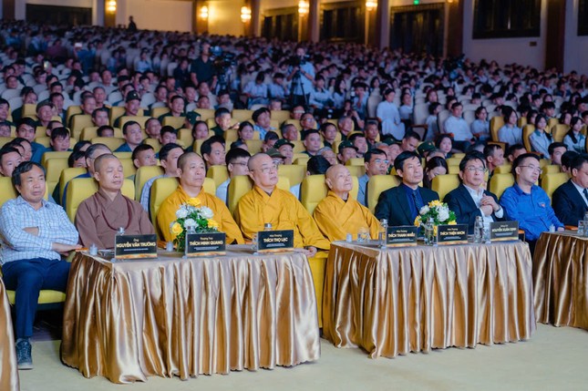 Chư tôn đức, lãnh đạo các bộ, ngành tham dự lễ tưởng niệm Chư tôn đức, lãnh đạo các bộ, ngành tham dự lễ tưởng niệm