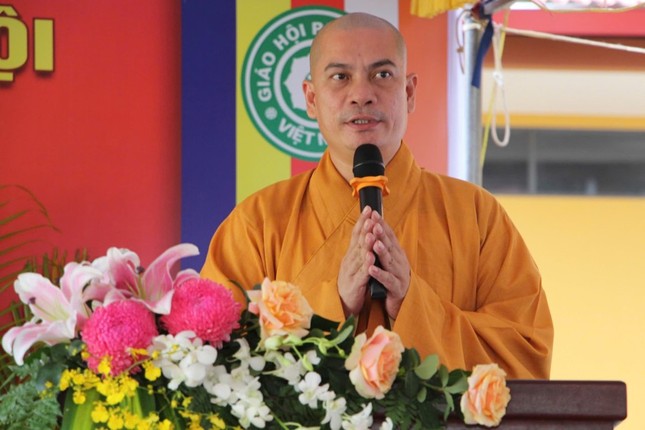 Đại đức Thích Bửu Hòa báo cáo