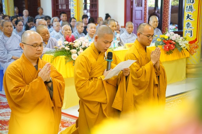 Đại đức Thích Minh Nguyện, tân trụ trì chùa Hội Phước phát nguyện nhận nhiệm vụ Đại đức Thích Minh Nguyện, tân trụ trì chùa Hội Phước phát nguyện nhận nhiệm vụ