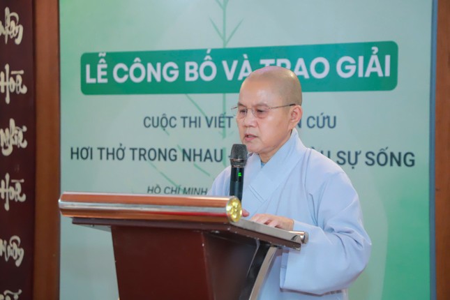 Ni sư Thích nữ Như Nguyệt phát biểu khai mạc Ni sư Thích nữ Như Nguyệt phát biểu khai mạc