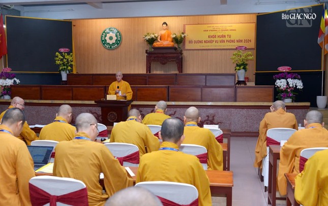 Hòa thượng Thích Huệ Thông có buổi chủ giảng đầu tiên sau lễ khai mạc