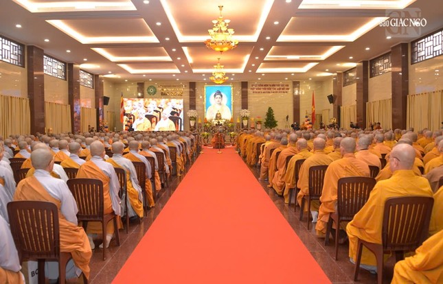 Quang cảnh Lễ tưởng niệm Đức Phật hoàng Trần Nhân Tông, khai mạc Tuần huân tu, Khóa bồi dưỡng trụ trì 2024 của Phật giáo TP.HCM Quang cảnh Lễ tưởng niệm Đức Phật hoàng Trần Nhân Tông, khai mạc Tuần huân tu, Khóa bồi dưỡng trụ trì 2024 của Phật giáo TP.HCM