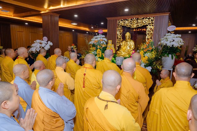 Chư tôn đức thành kính tưởng niệm Giác linh cố Trưởng lão Hòa thượng Thích Thanh Tứ