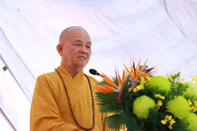 Hòa thượng Thích Minh Thiện ban đạo từ Hòa thượng Thích Minh Thiện ban đạo từ