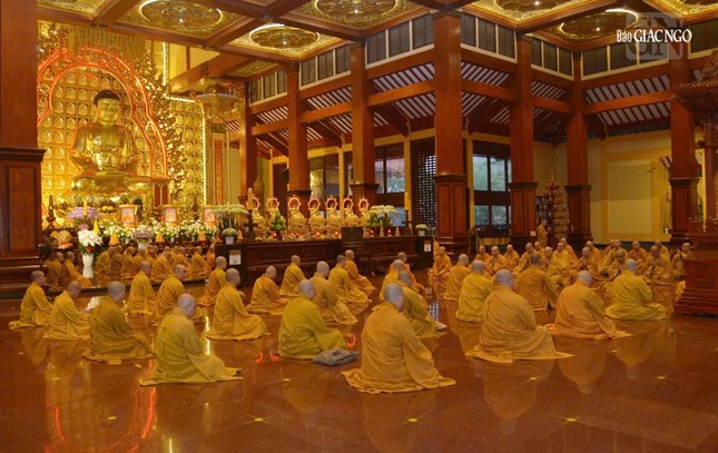 Tăng đoàn sống trong hòa hợp, thanh tịnh