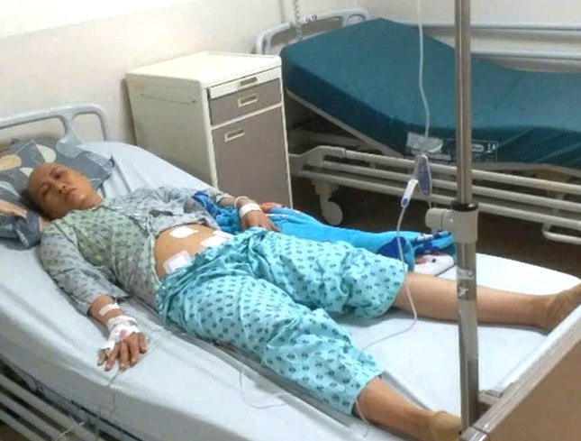 Chị Nguyễn Thị Bích Hoa bị bệnh ung thư di căn