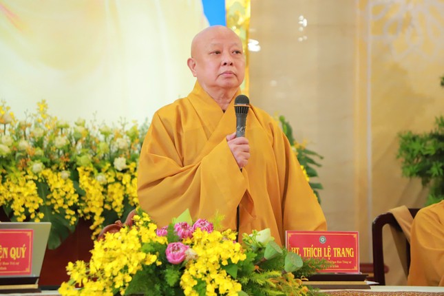 Hòa thượng Thích Lệ Trang ban đạo từ Hòa thượng Thích Lệ Trang ban đạo từ