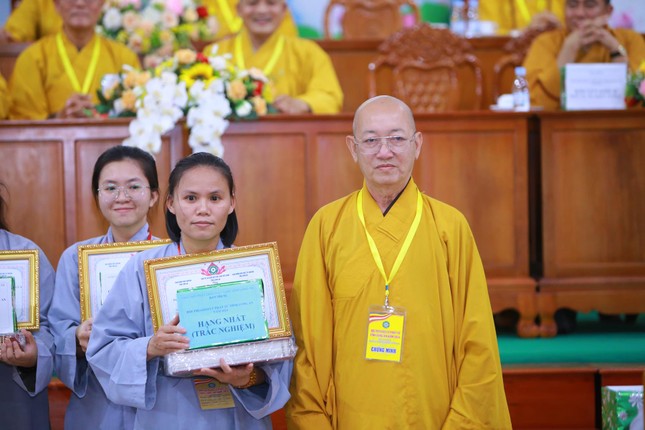 Phật tử đạt giải nhất phần thi trắc nghiệm Phật tử đạt giải nhất phần thi trắc nghiệm