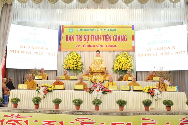 Chư tôn đức chứng minh và chủ tọa hội nghị Chư tôn đức chứng minh và chủ tọa hội nghị