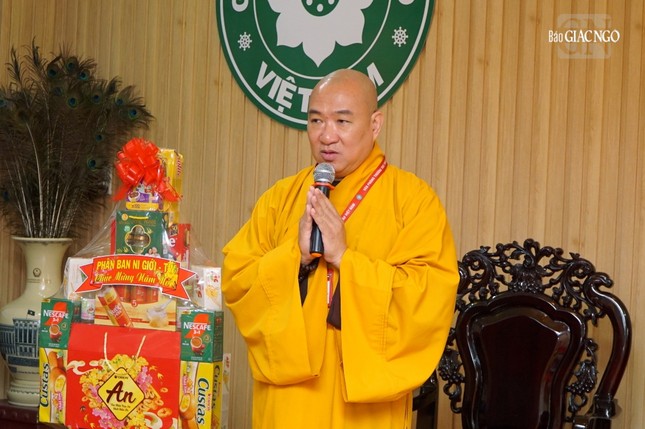 Thượng tọa Thích Phước Nguyên phát biểu cảm ơn phái đoàn chư Ni