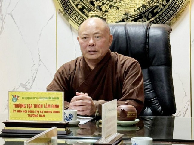 Thượng tọa Thích Tâm Định chủ trì buổi họp