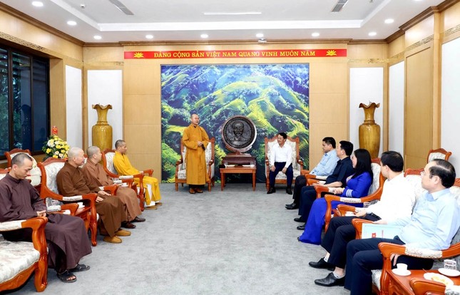 Quang cảnh buổi tiếp