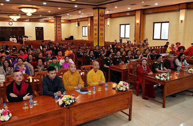 Đại biểu tham dự giao lưu nhân Ngày Quốc tế Phụ nữ 8-3