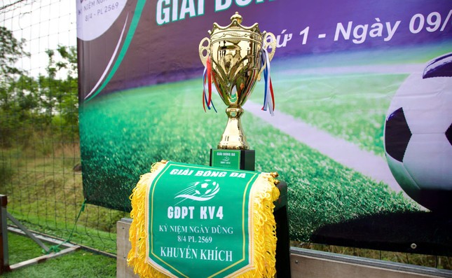 Cúp đã sẵn sàng