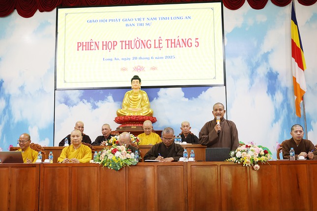 Đại đức Thích Lệ Duyên báo cáo hoạt động Phật sự 6 tháng đầu năm 2025 của GHPGVN tỉnh Đại đức Thích Lệ Duyên báo cáo hoạt động Phật sự 6 tháng đầu năm 2025 của GHPGVN tỉnh