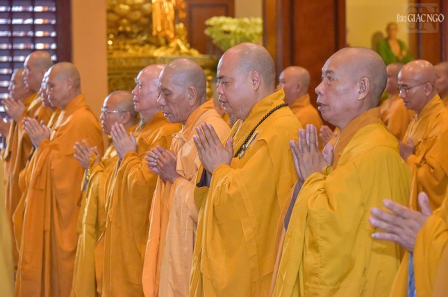 Chư Tăng trong ngày trưởng tịnh, định kỳ thuyết giới theo Luật Phật chế định Chư Tăng trong ngày trưởng tịnh, định kỳ thuyết giới theo Luật Phật chế định