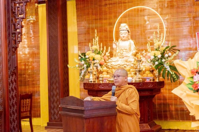 Thượng tọa Thích Giác Phổ phát biểu tại buổi lễ Thượng tọa Thích Giác Phổ phát biểu tại buổi lễ