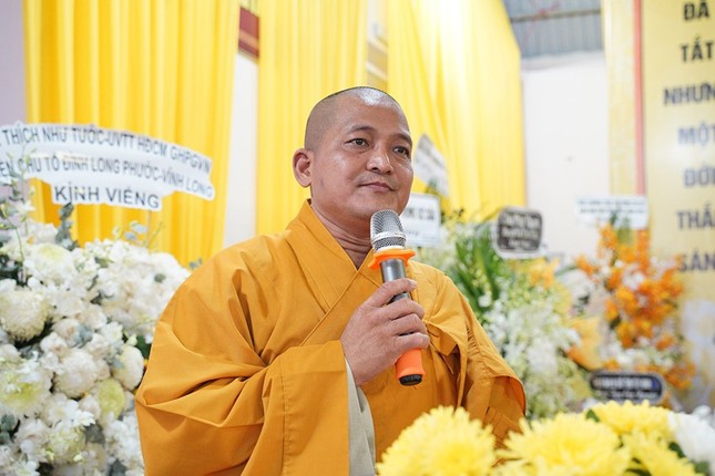 Đại đức Thích Lệ Duyên phát biểu cảm tạ