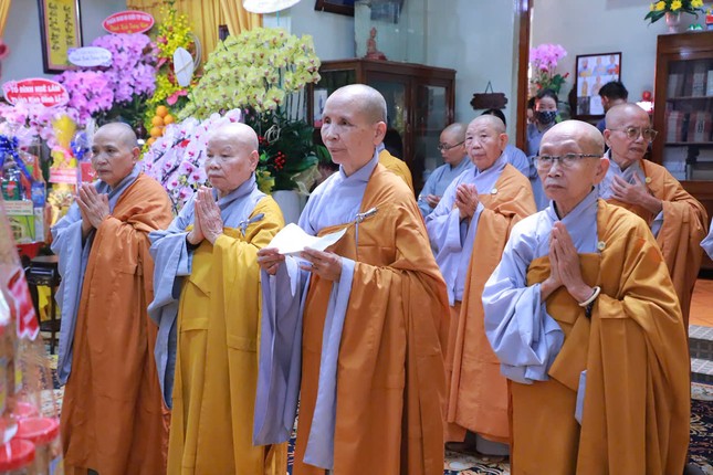 Chư Ni môn đồ pháp quyến cố Ni trưởng Chư Ni môn đồ pháp quyến cố Ni trưởng